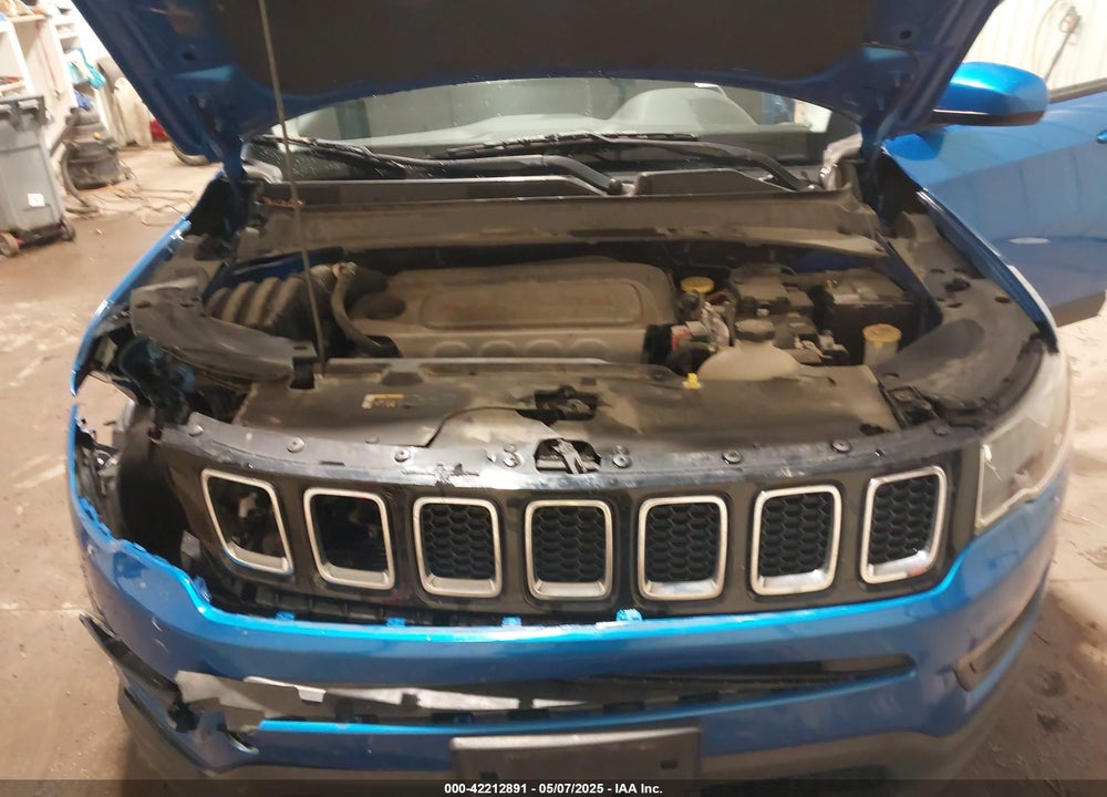 2018 JEEP COMPASS LATITUDE FWD VIN: 3C4NJCBB5JT442957