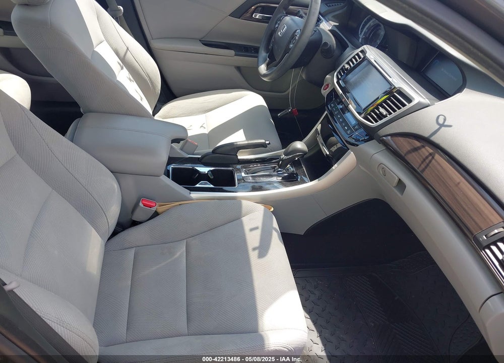 2016 HONDA ACCORD VIN: 1HGCR2F76GA209932