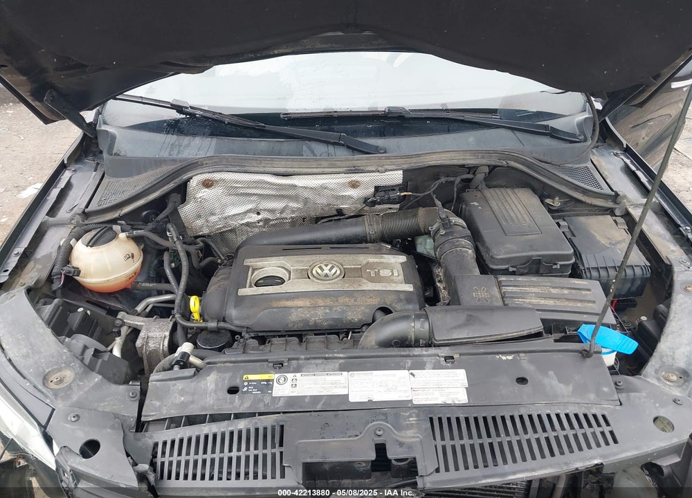 2017 VOLKSWAGEN TIGUAN VIN: WVGBV7AX5HK019458
