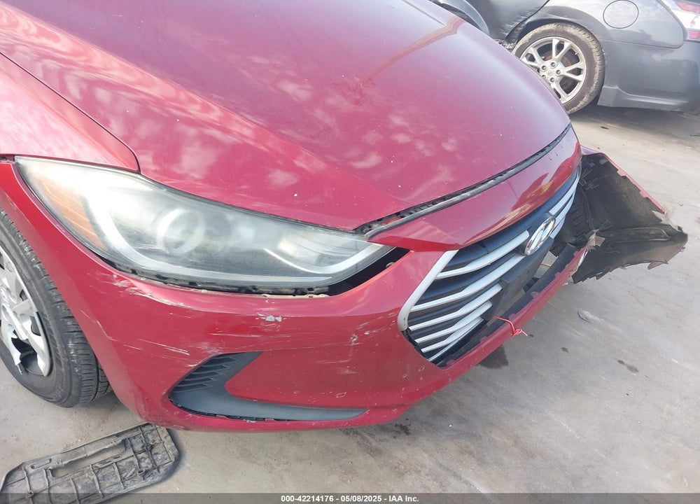 2017 HYUNDAI ELANTRA SE VIN: 5NPD74LF2HH165602