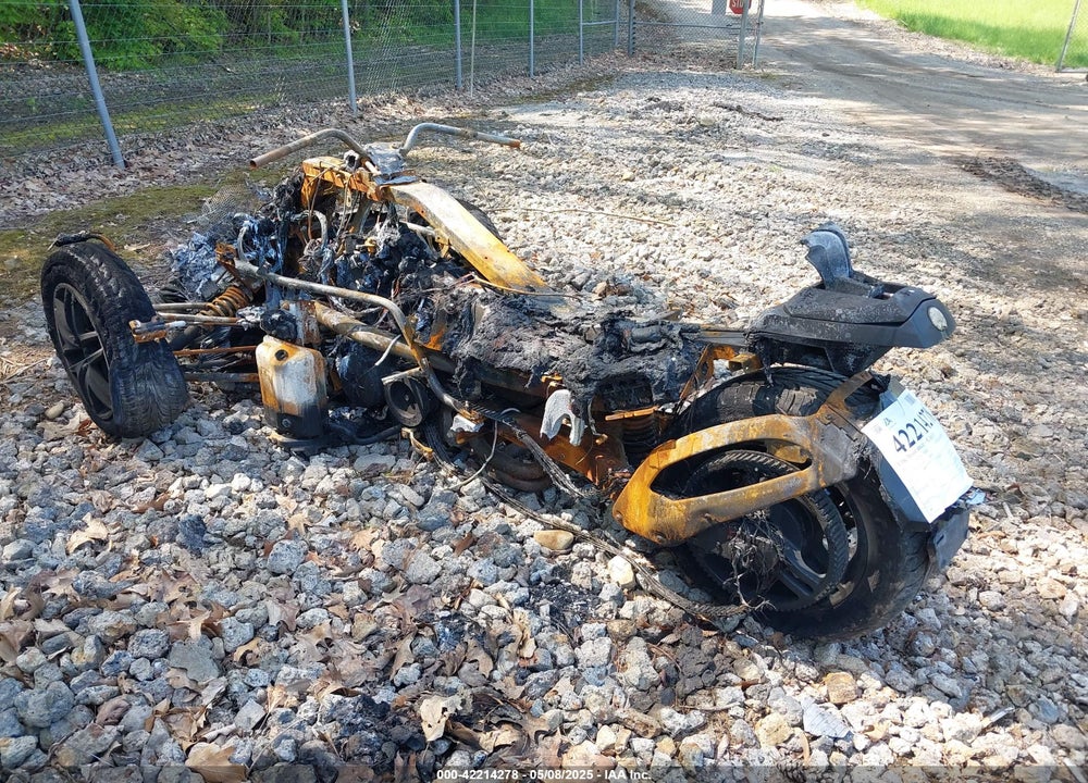 2011 CAN-AM SPYDER ROADSTER RS VIN: 2BXJARA18BV000826