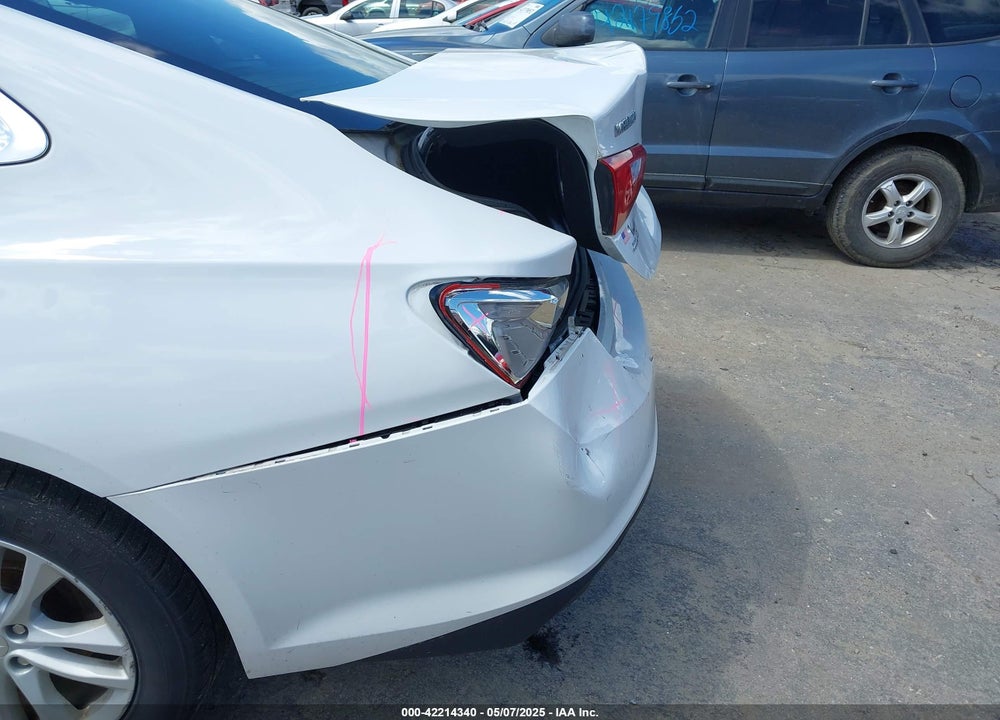 2018 CHEVROLET MALIBU VIN: 1G1ZD5ST2JF235426