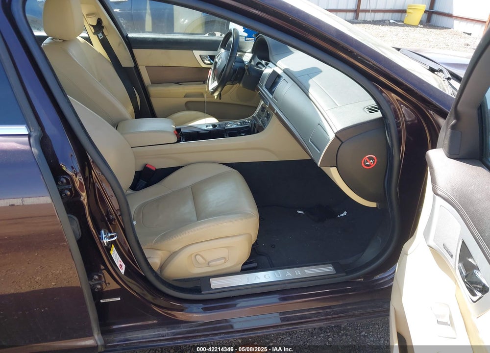 2013 JAGUAR XF VIN: SAJWA0E73D8S91406
