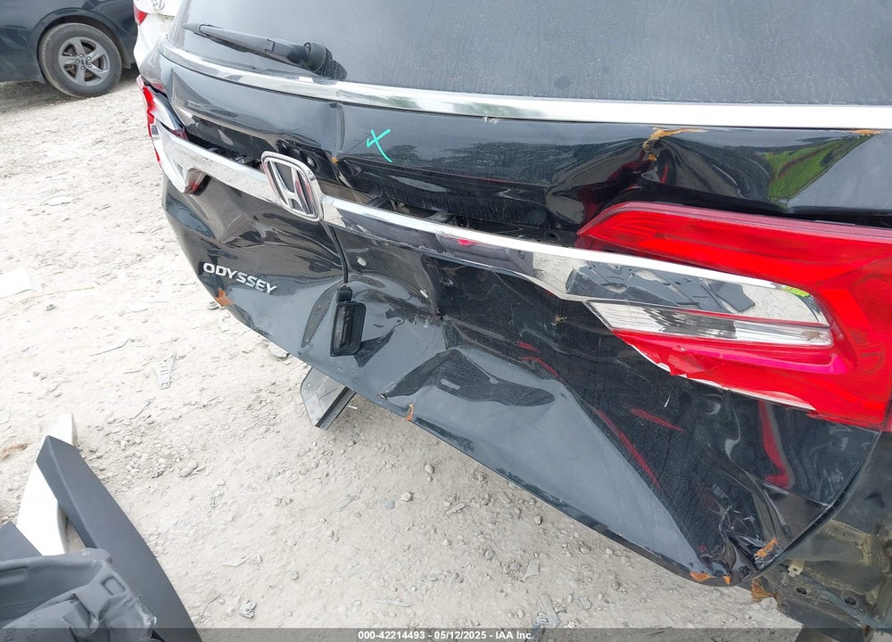 2018 HONDA ODYSSEY EX-L VIN: 5FNRL6H71JB090023