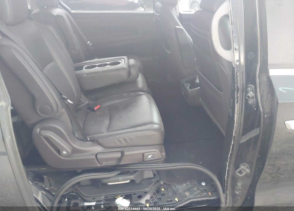 2018 HONDA ODYSSEY EX-L VIN: 5FNRL6H71JB090023