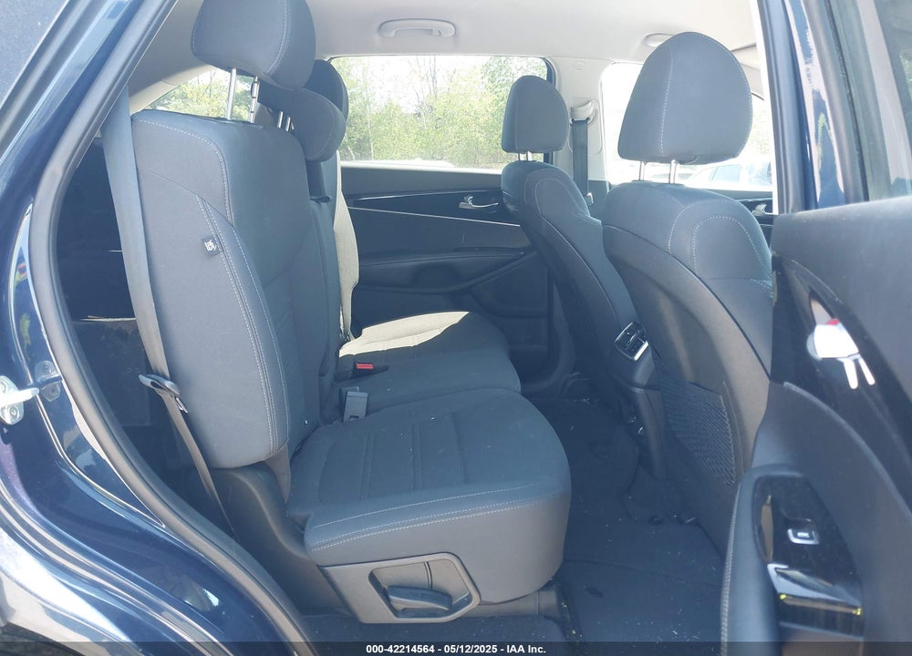2019 KIA SORENTO VIN: 5XYPGDA32KG433827