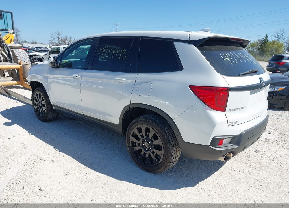 2023 HONDA PASSPORT VIN: 5FNYF8H58PB023201