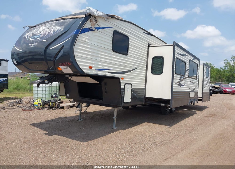 2018 PALOMINO BY FOREST RIVER PUMA SERIES M- VIN: 4X4FPUF28JP073335