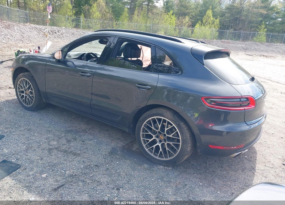 2018 PORSCHE MACAN VIN: WP1AB2A54JLB30852
