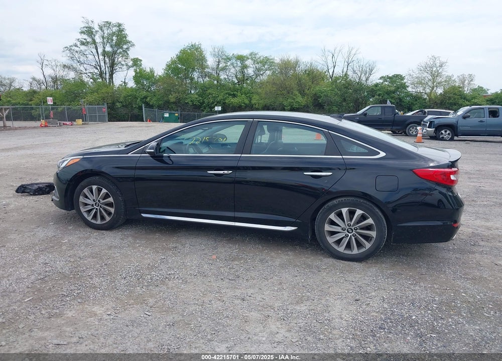 2015 HYUNDAI SONATA VIN: 5NPE34AF2FH099830
