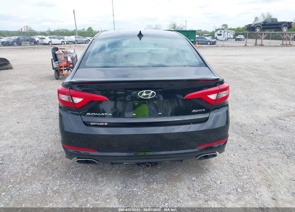 2015 HYUNDAI SONATA VIN: 5NPE34AF2FH099830