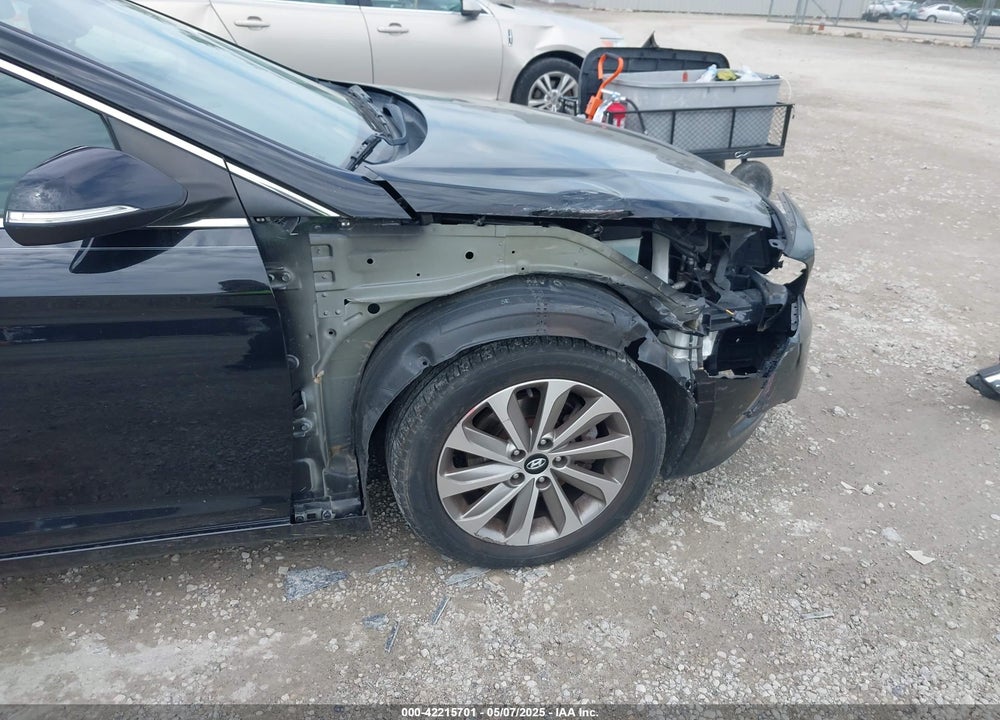 2015 HYUNDAI SONATA VIN: 5NPE34AF2FH099830
