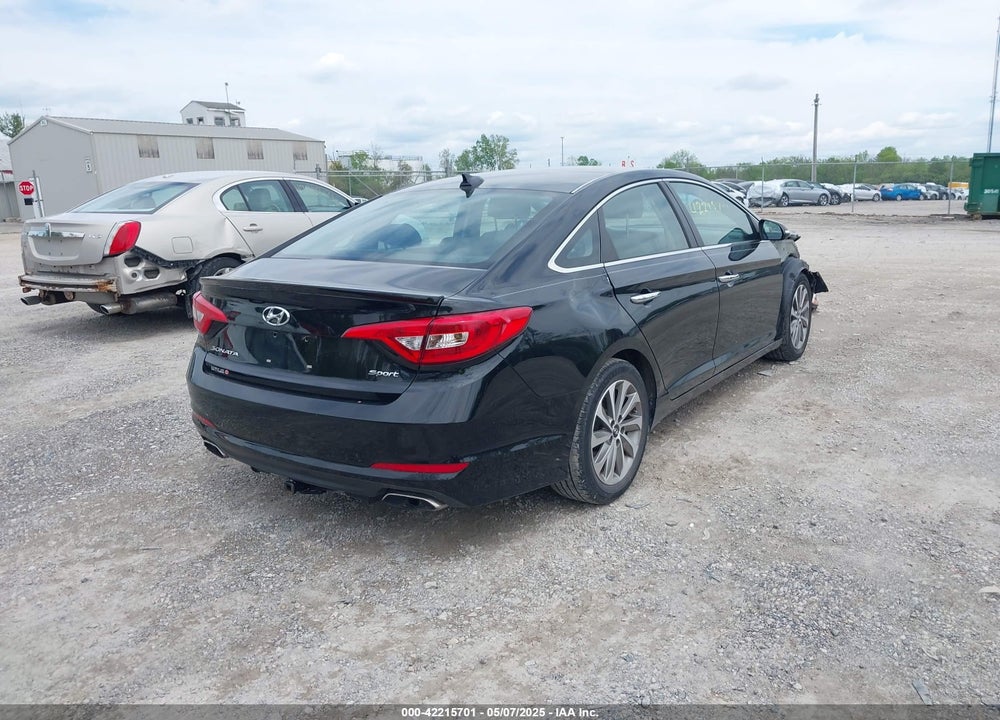 2015 HYUNDAI SONATA VIN: 5NPE34AF2FH099830