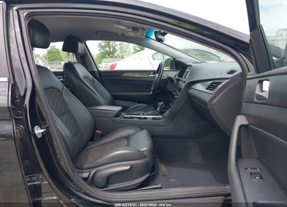 2015 HYUNDAI SONATA VIN: 5NPE34AF2FH099830