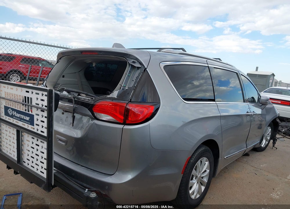 2018 CHRYSLER PACIFICA TOURING L VIN: 2C4RC1BG9JR110289