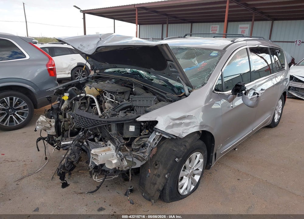 2018 CHRYSLER PACIFICA TOURING L VIN: 2C4RC1BG9JR110289