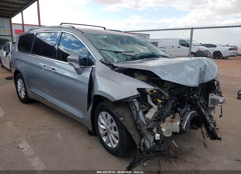 2018 CHRYSLER PACIFICA TOURING L VIN: 2C4RC1BG9JR110289