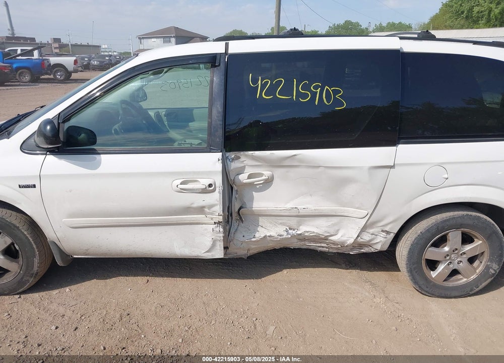 2005 DODGE GRAND CARAVAN SXT VIN: 2D4GP44L25R377919