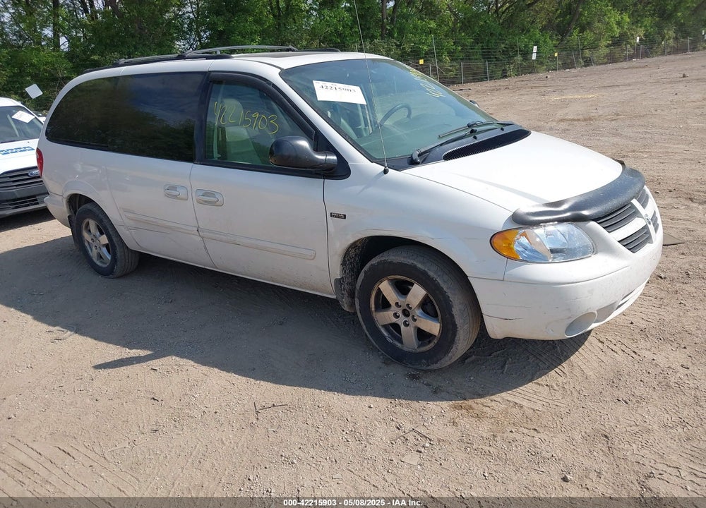2005 DODGE GRAND CARAVAN SXT VIN: 2D4GP44L25R377919