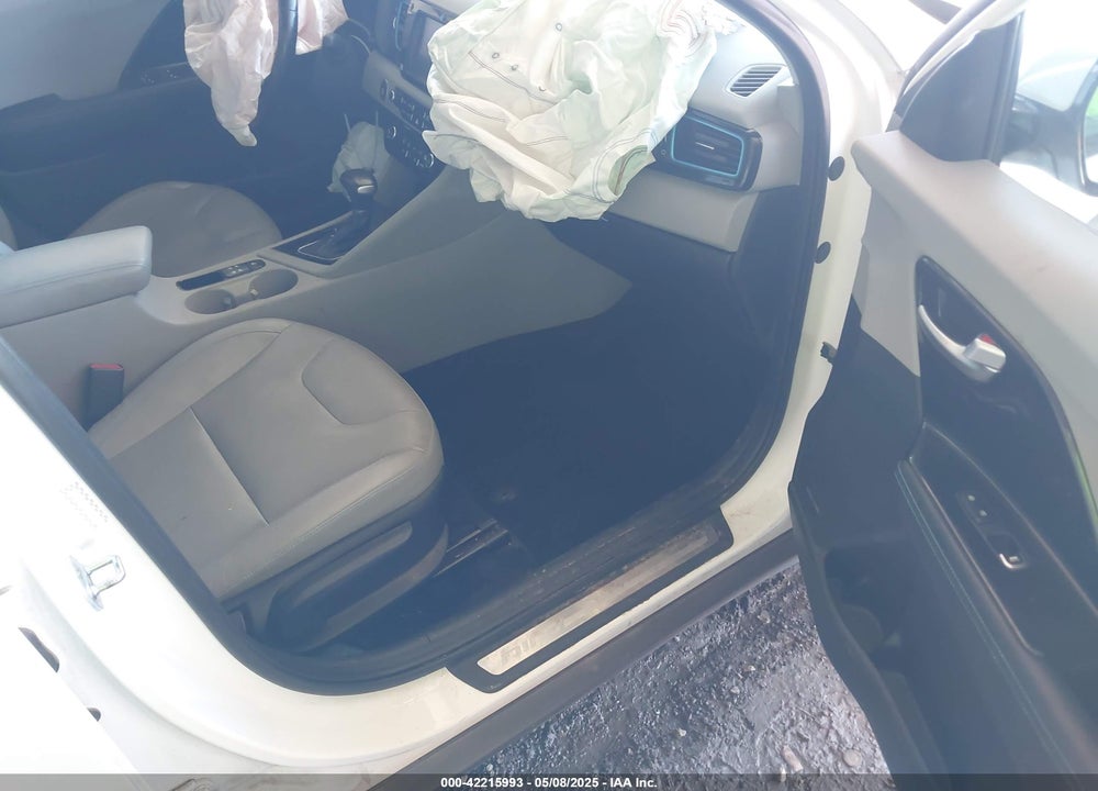 2017 KIA NIRO VIN: KNDCE3LC1H5038034