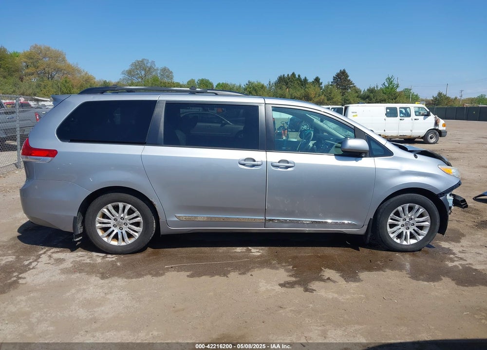 2011 TOYOTA SIENNA XLE V6 VIN: 5TDYK3DC0BS150354