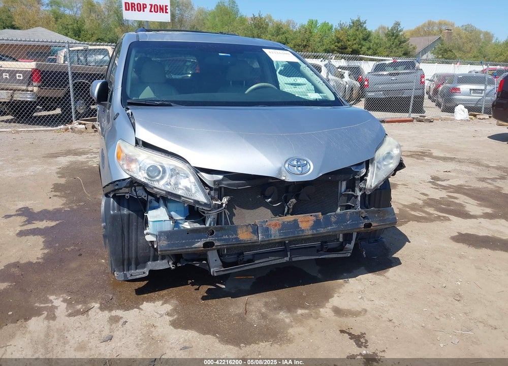 2011 TOYOTA SIENNA XLE V6 VIN: 5TDYK3DC0BS150354