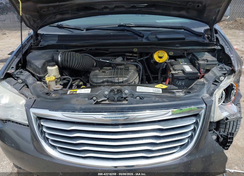 2014 CHRYSLER TOWN & COUNTRY TOURING-L 30TH ANNIVERSARY VIN: 2C4RC1CGXER468540