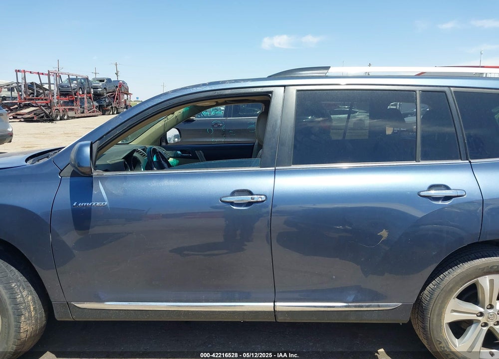 2011 TOYOTA HIGHLANDER LIMITED V6 VIN: 5TDYK3EH4BS024069