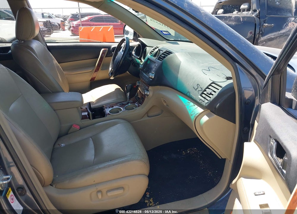 2011 TOYOTA HIGHLANDER LIMITED V6 VIN: 5TDYK3EH4BS024069