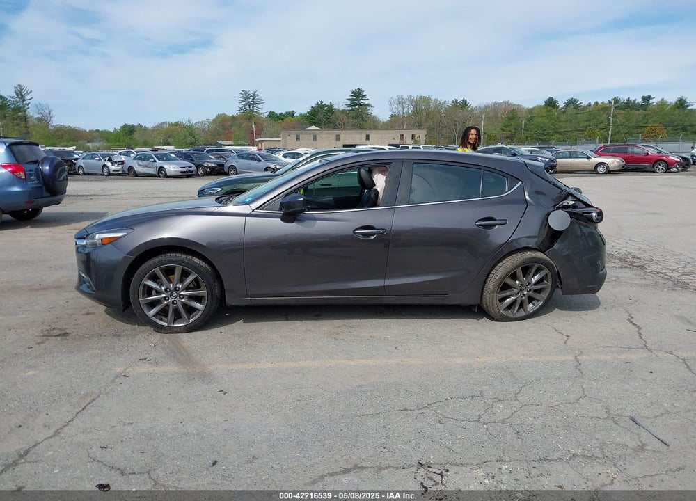 2018 MAZDA 3 VIN: 3MZBN1M39JM192552