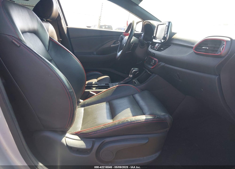 2018 HYUNDAI ELANTRA GT VIN: KMHH55LC1JU086867