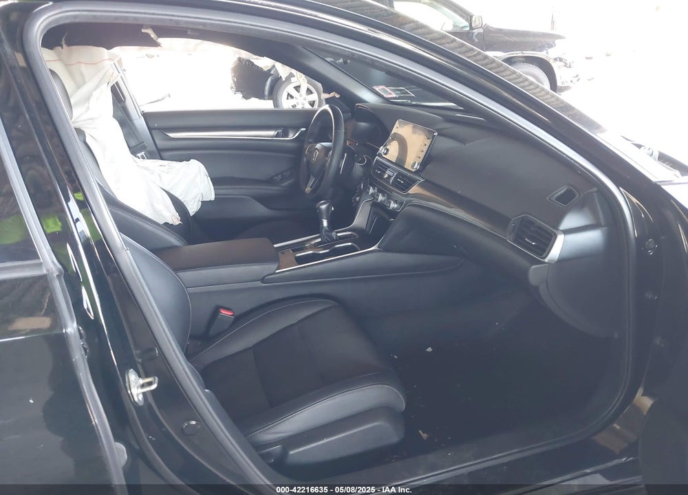2019 HONDA ACCORD VIN: 1HGCV1F3XKA166546