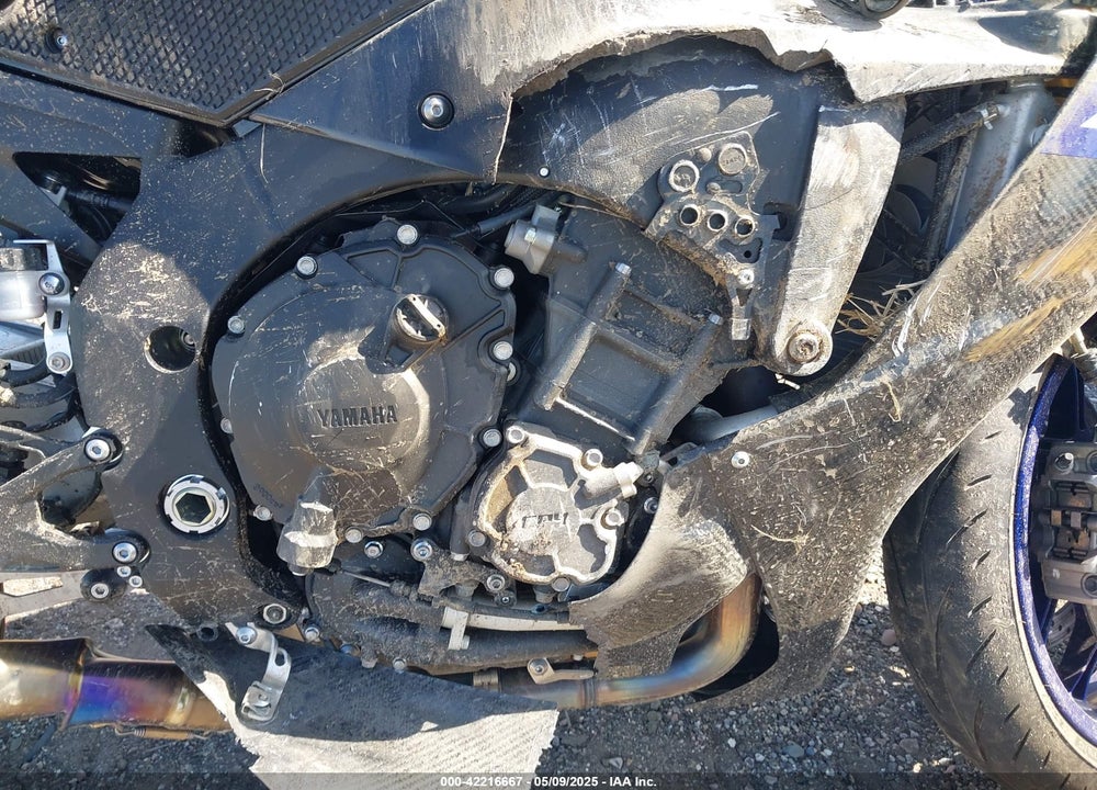 2022 YAMAHA YZFR1M C VIN: JYARN67Y1NA000383
