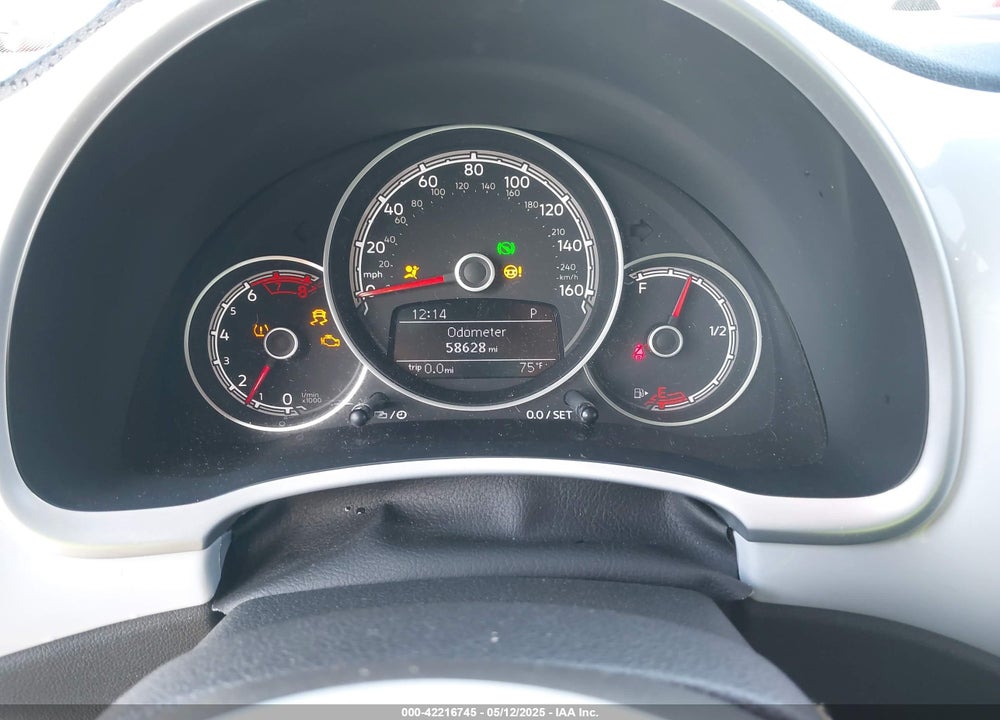 2018 VOLKSWAGEN BEETLE 2.0T SE VIN: 3VWJD7AT7JM714827