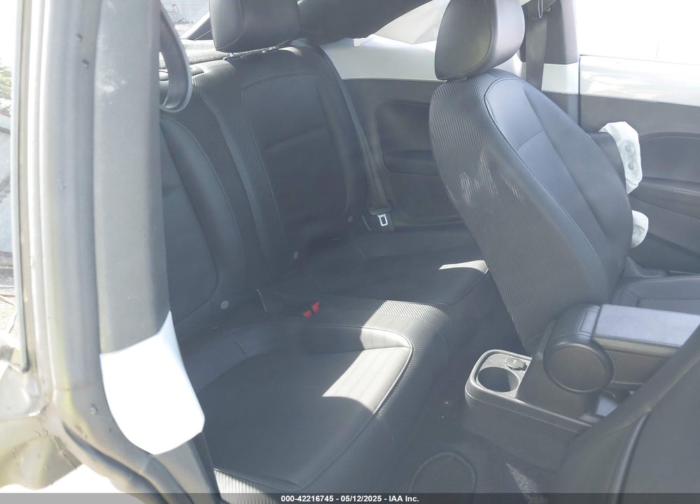 2018 VOLKSWAGEN BEETLE 2.0T SE VIN: 3VWJD7AT7JM714827