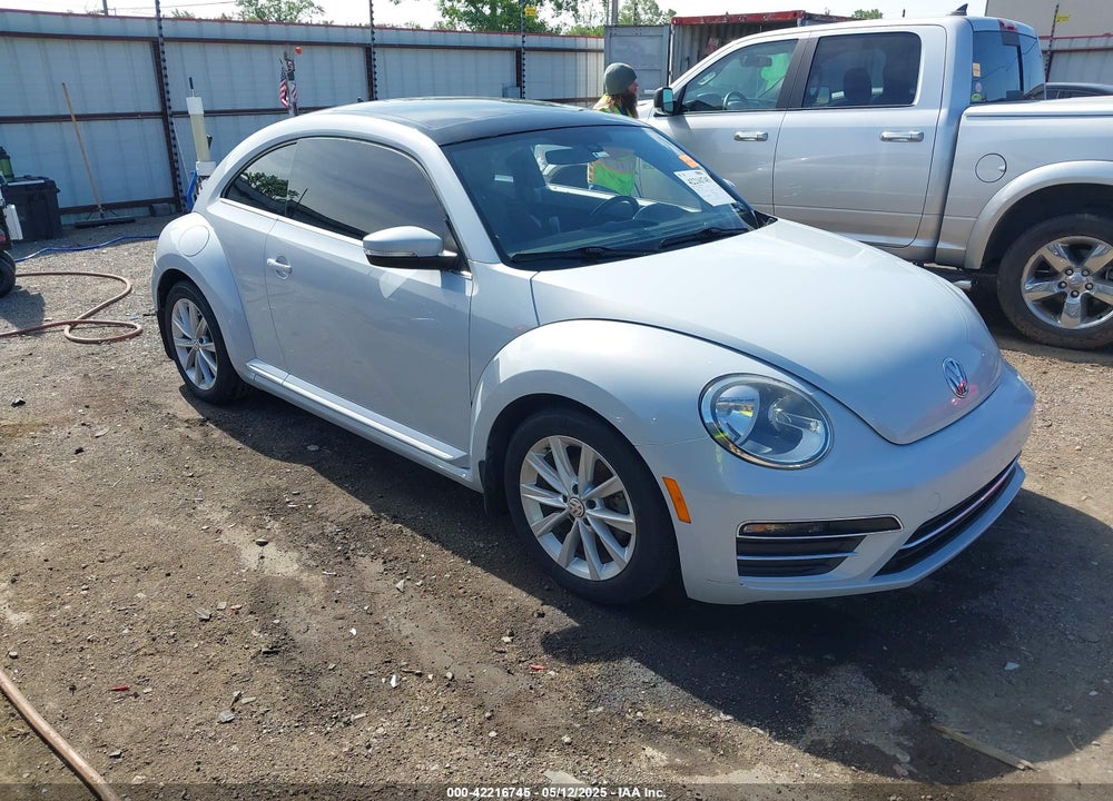 2018 VOLKSWAGEN BEETLE 2.0T SE VIN: 3VWJD7AT7JM714827