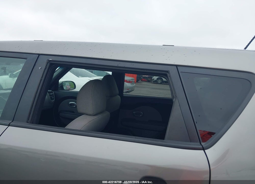 2014 KIA SOUL VIN: KNDJN2A24E7057740