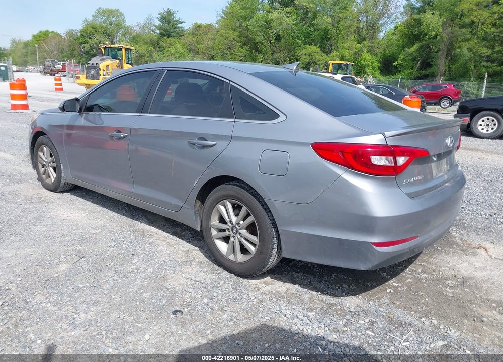 2015 HYUNDAI SONATA VIN: 5NPE24AF3FH147614