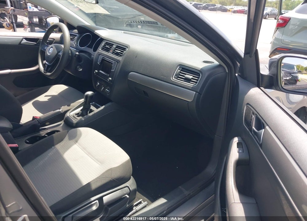 2018 VOLKSWAGEN JETTA 1.4T S VIN: 3VW2B7AJ7JM261916