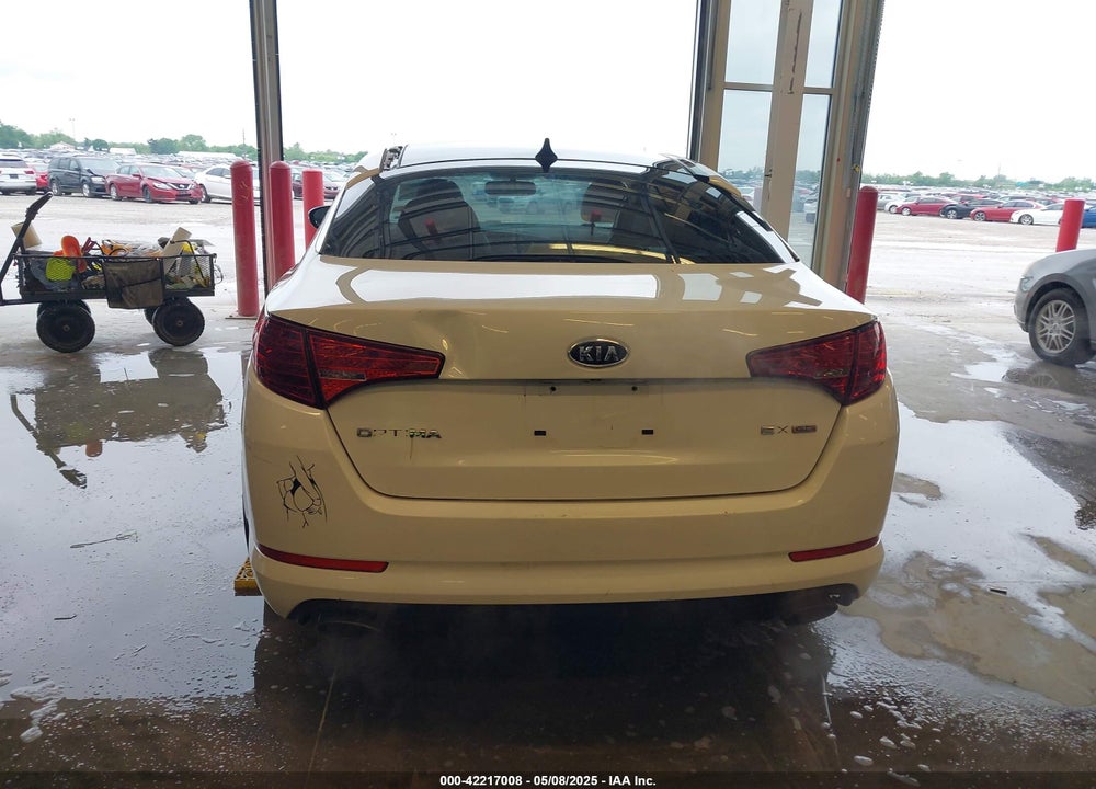 2011 KIA OPTIMA VIN: KNAGN4A79B5086611