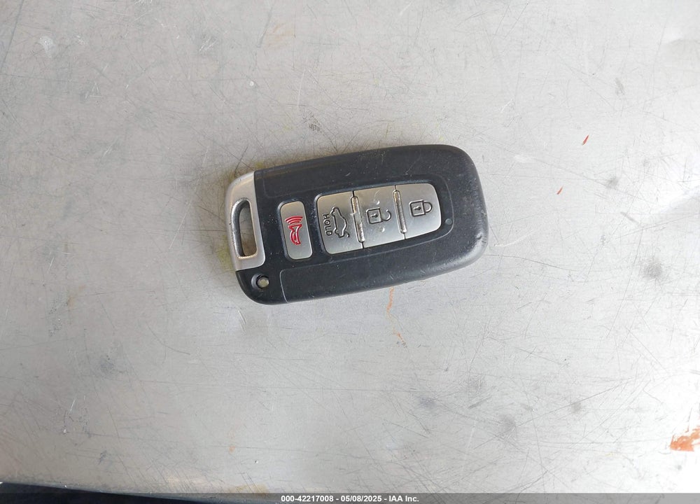 2011 KIA OPTIMA VIN: KNAGN4A79B5086611