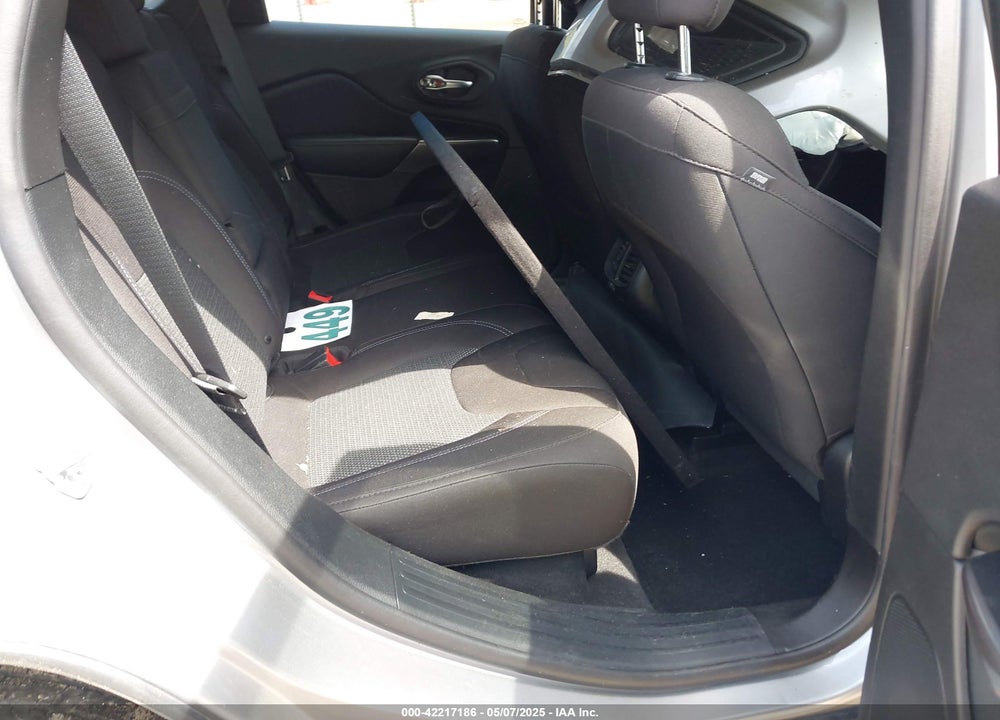2019 JEEP CHEROKEE LATITUDE FWD VIN: 1C4PJLCX6KD341050