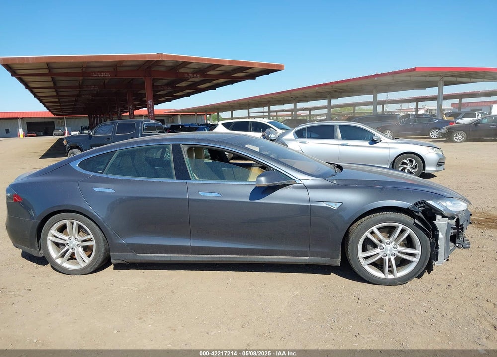 2015 TESLA MODEL S VIN: 5YJSA1H17FFP74930