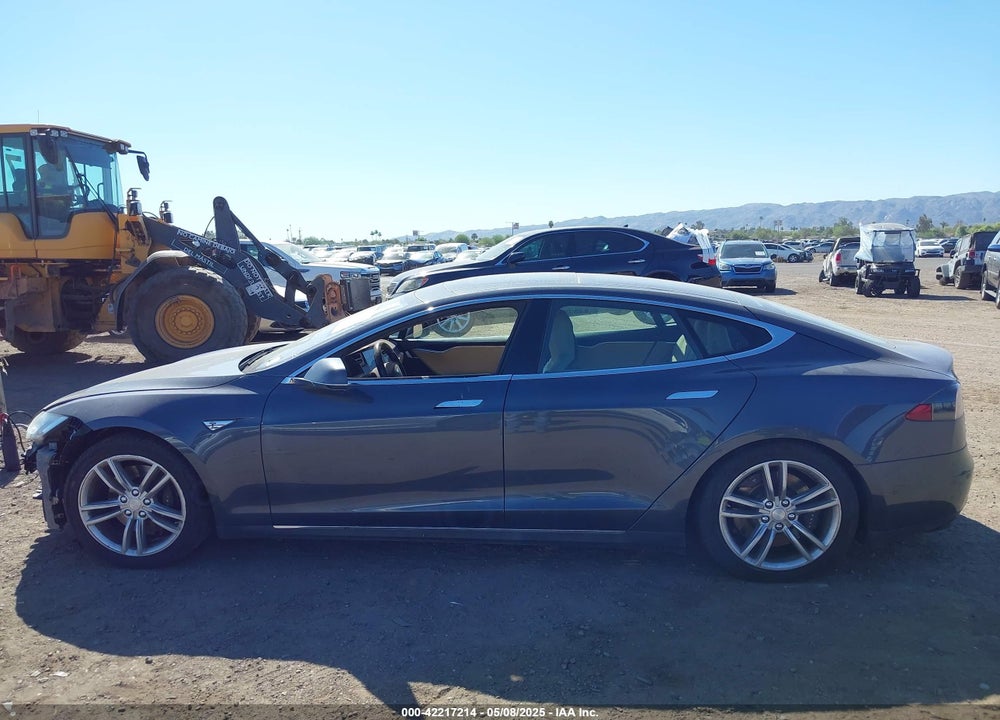 2015 TESLA MODEL S VIN: 5YJSA1H17FFP74930