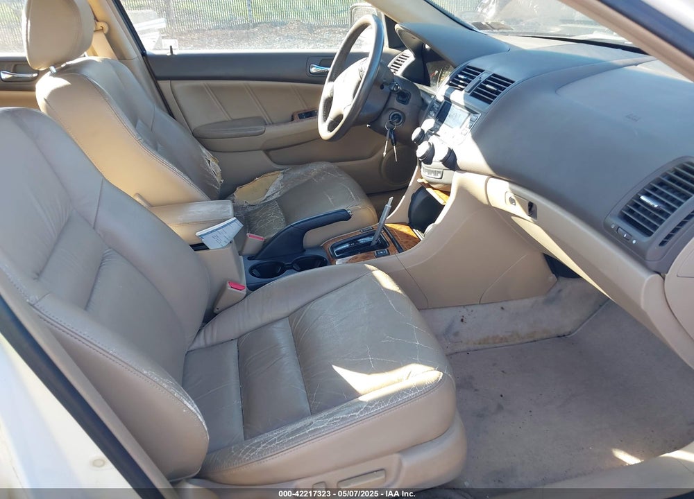 2004 HONDA ACCORD 3.0 EX VIN: 1HGCM66544A028568