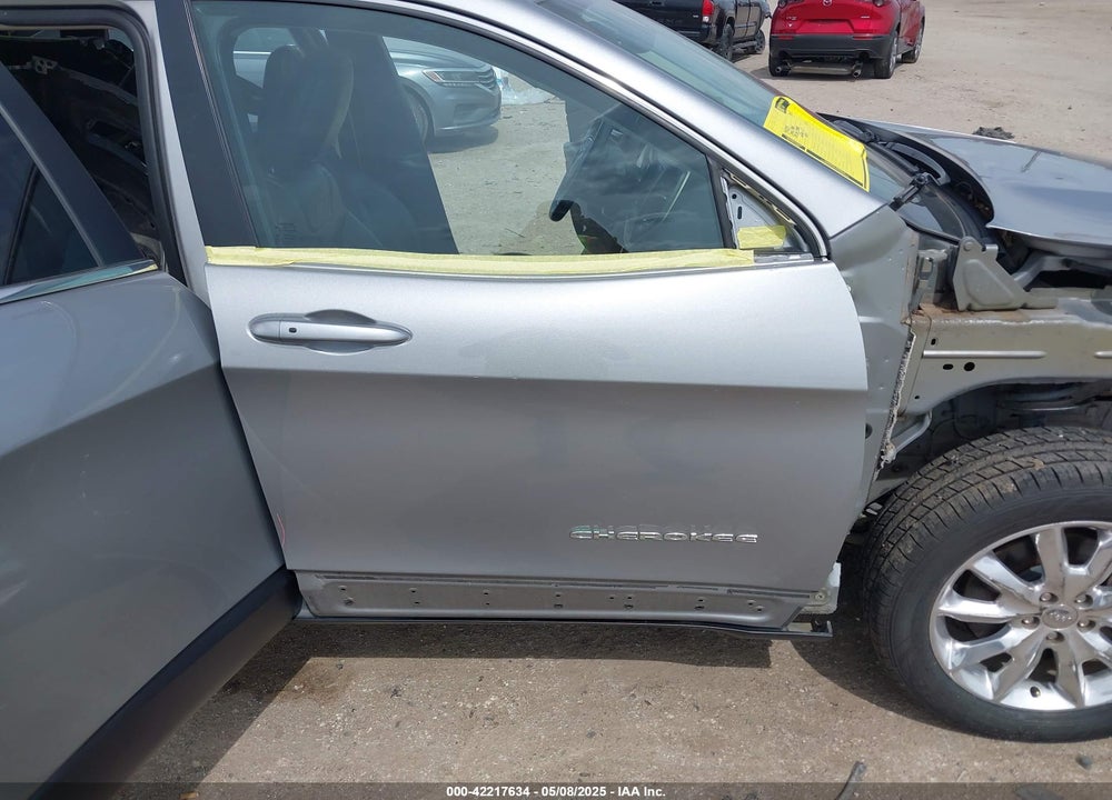 2015 JEEP CHEROKEE VIN: 1C4PJLDBXFW670735