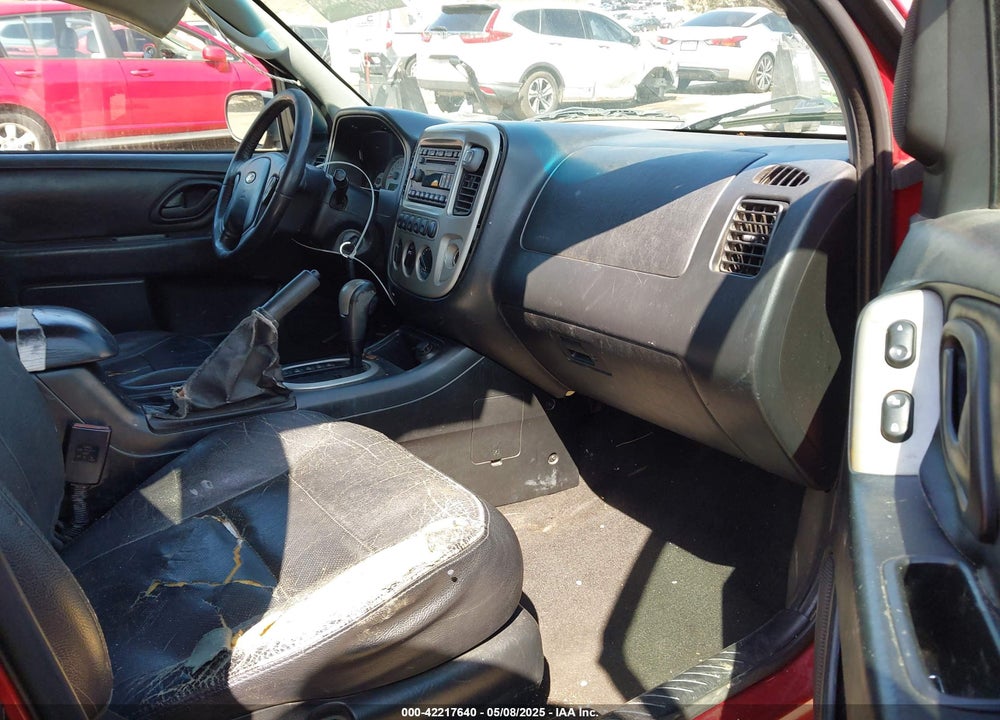 2007 FORD ESCAPE LIMITED VIN: 1FMCU04167KB90000