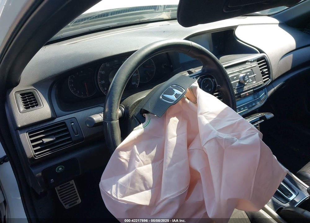 2017 HONDA ACCORD VIN: 1HGCR2F54HA272219