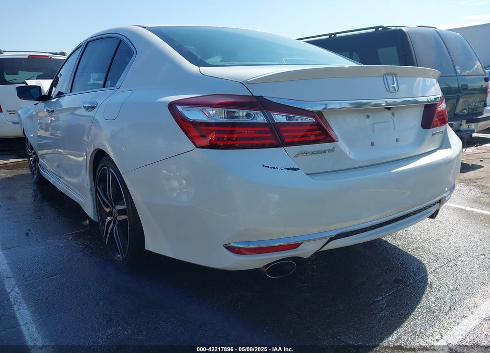 2017 HONDA ACCORD VIN: 1HGCR2F54HA272219