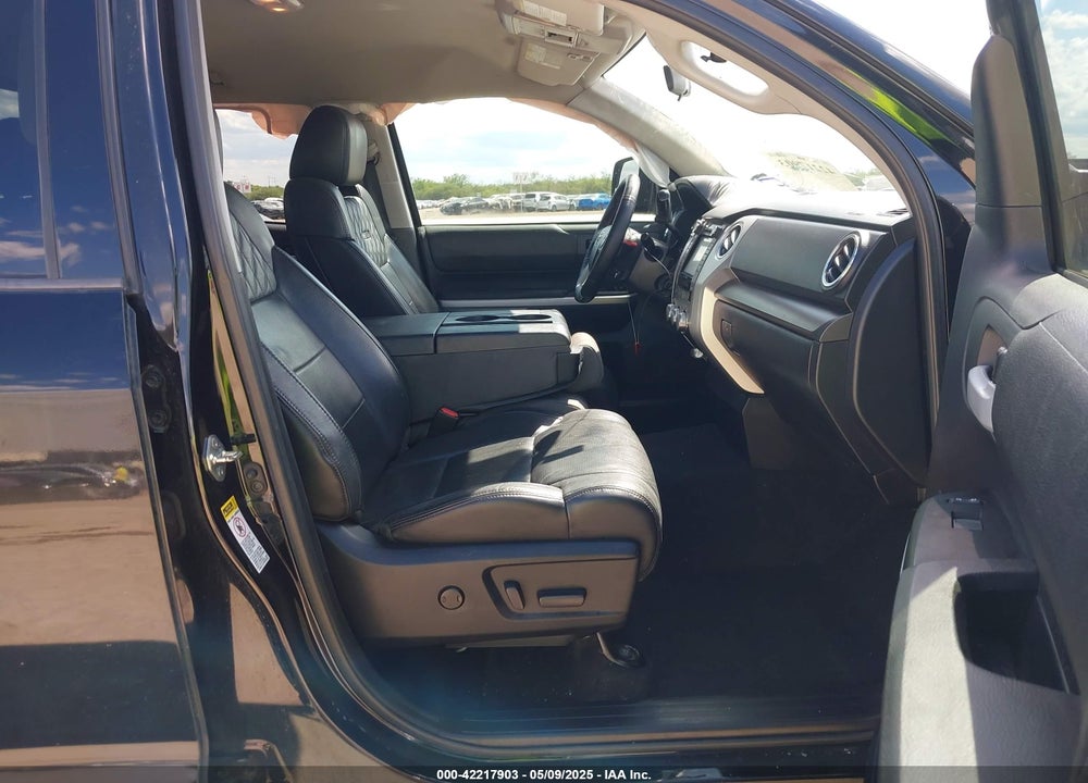 2016 TOYOTA TUNDRA SR5 5.7L V8 VIN: 5TFRW5F16GX206170